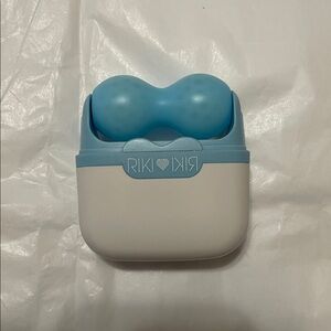 ✨Riki 💕 Riki Ice Roller✨